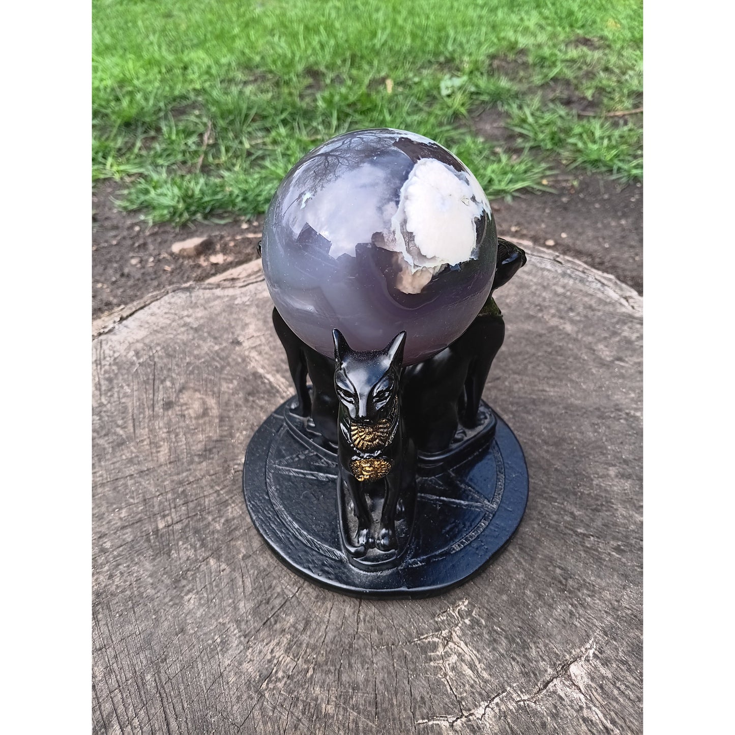 Egyptian Bastet Cat Guardian Pentacle Sphere Holder – Triple Feline Protection for Crystals & Altars