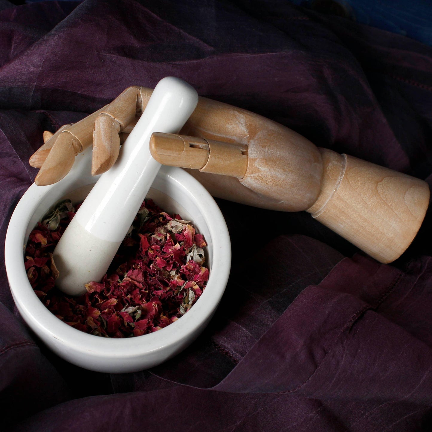 Witchcraft Herb Spell Kit – Crystals, Herbs, Pendulum & Spellbook for Rituals & Magick