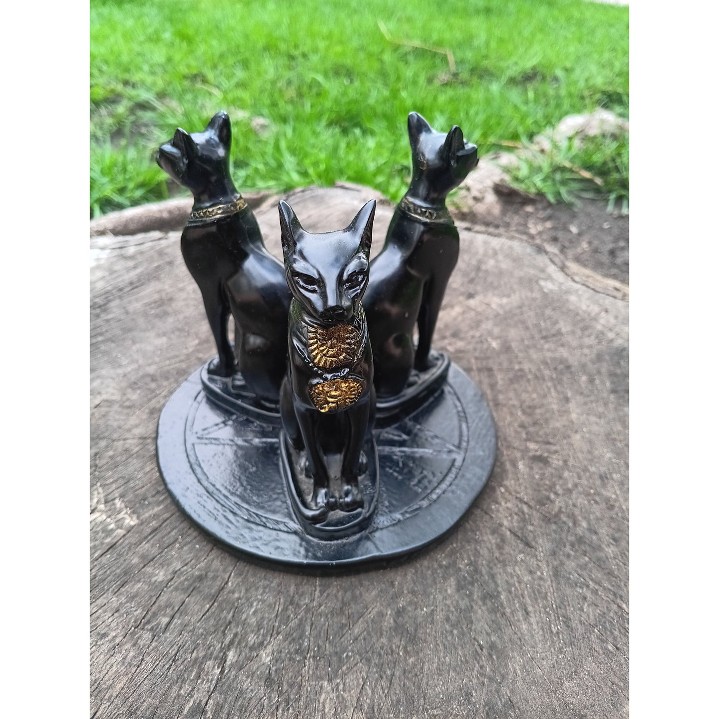 Egyptian Bastet Cat Guardian Pentacle Sphere Holder – Triple Feline Protection for Crystals & Altars