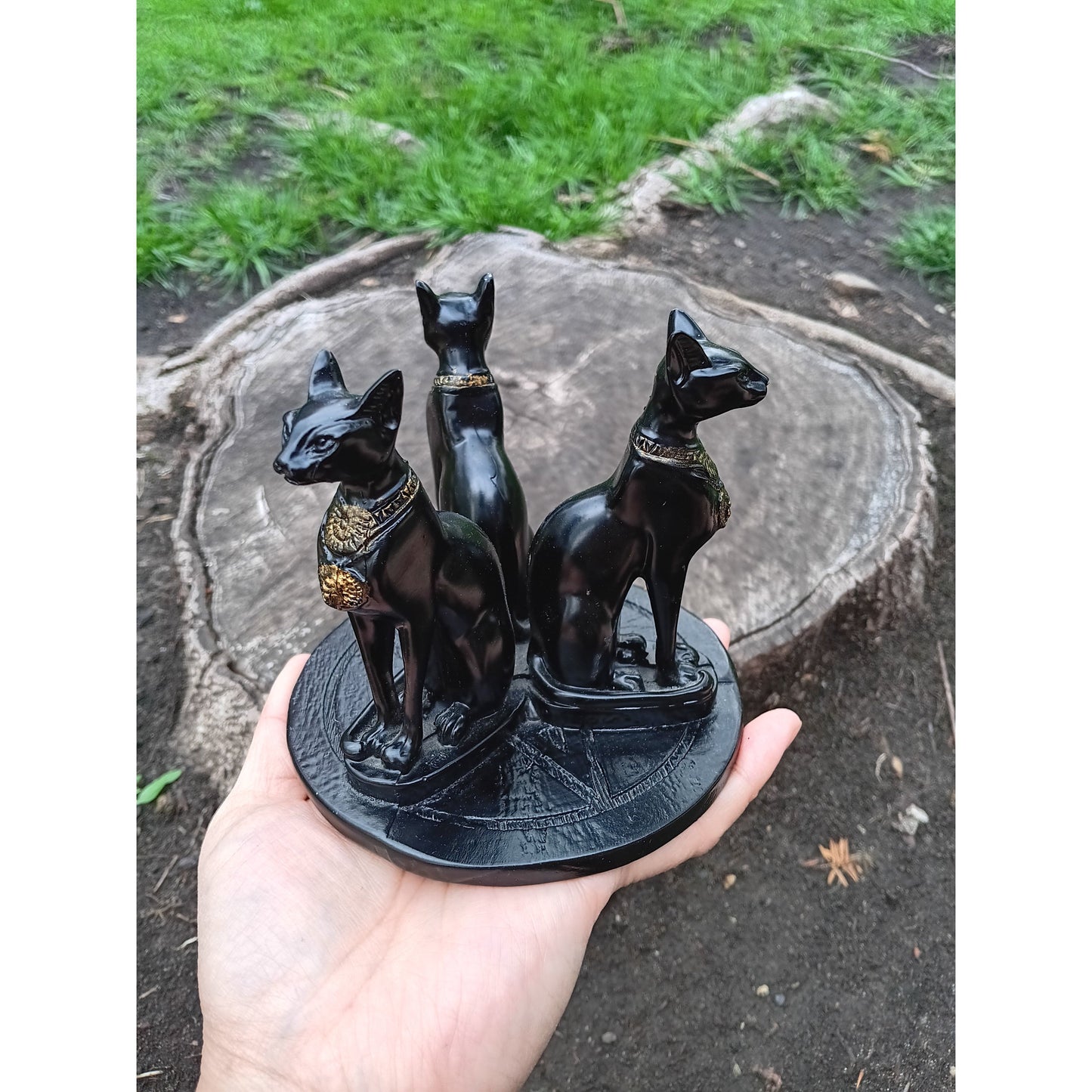 Egyptian Bastet Cat Guardian Pentacle Sphere Holder – Triple Feline Protection for Crystals & Altars