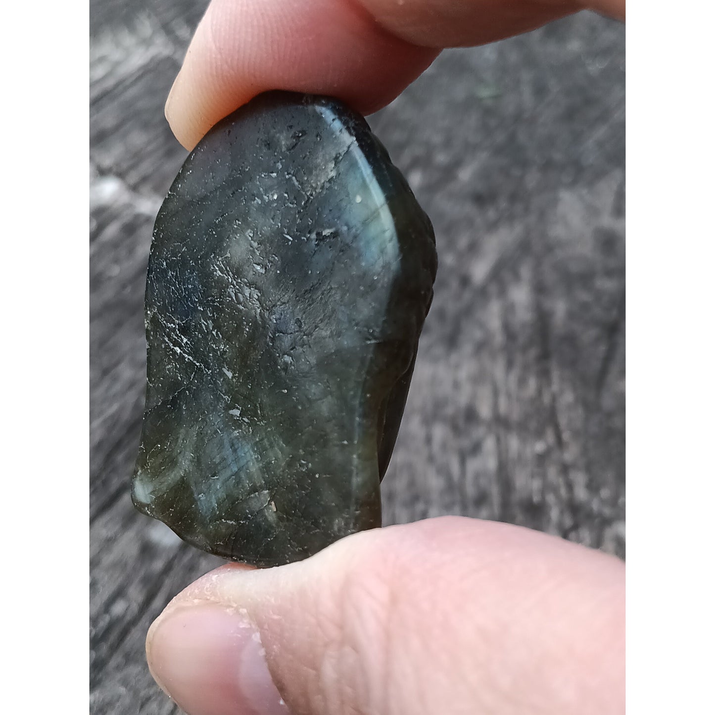 Buddha Labradorite Palm Stone – Flashy Crystal with Buddha Head Carving