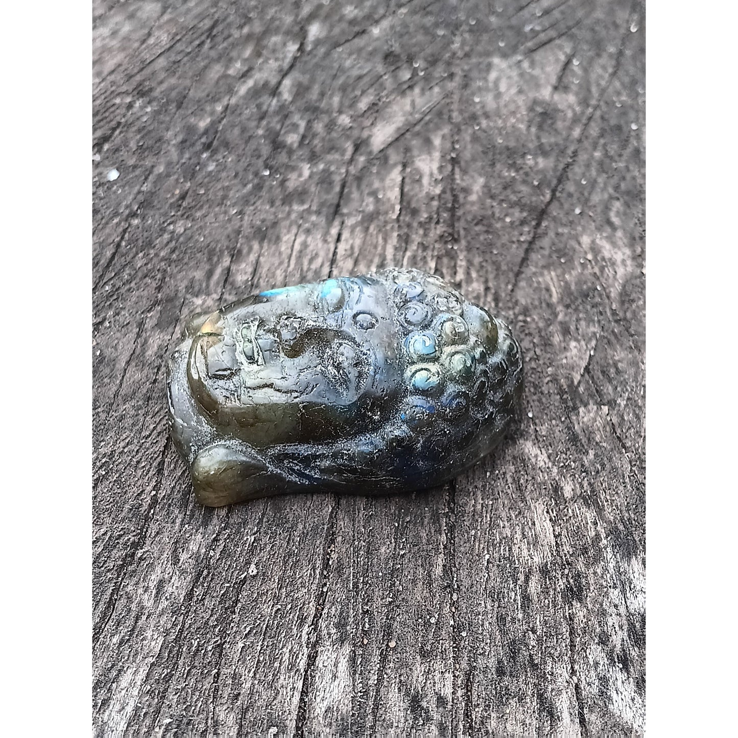 Buddha Labradorite Palm Stone – Flashy Crystal with Buddha Head Carving