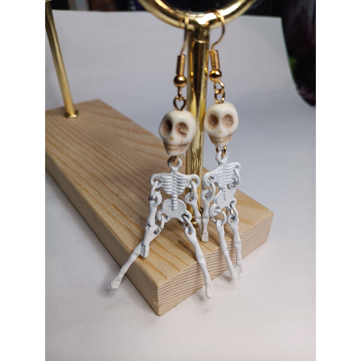 Moveable Skeleton Dangle Earrings – Black or White Resin & Metal
