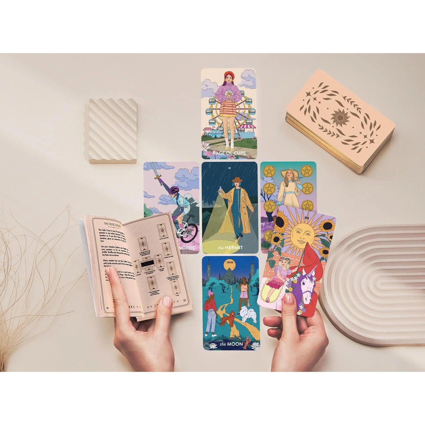 Neoteric Feminine Tarot Deck with Guidebook – Black & Gold 78 Card Tarot Set